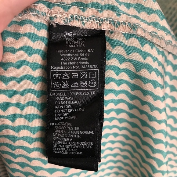 3/$15 Forever 21 green and beige pattern print spaghetti strap maxi flowy dress - Picture 12 of 12